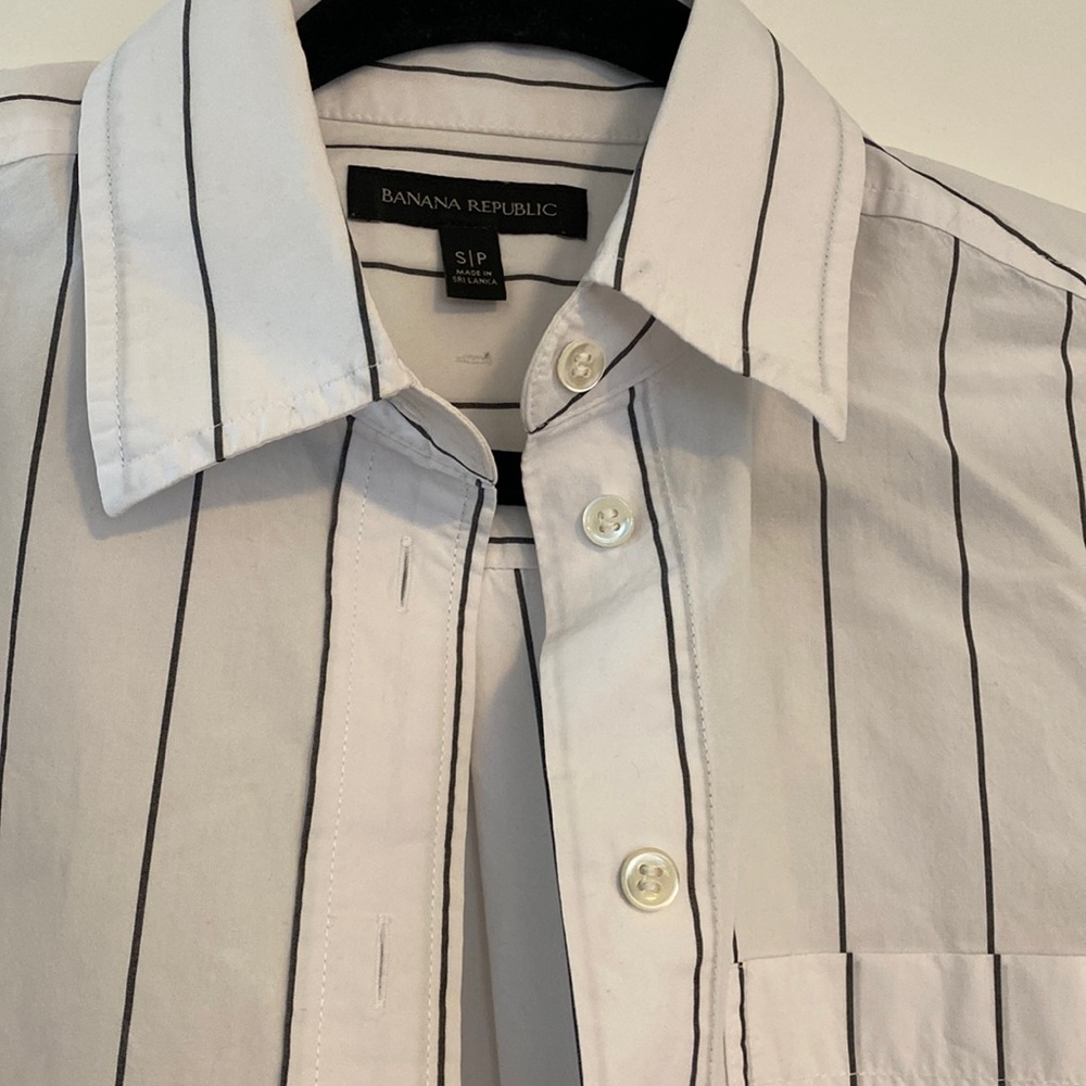 Banana Republic oversized white shirt with graphite stripe.